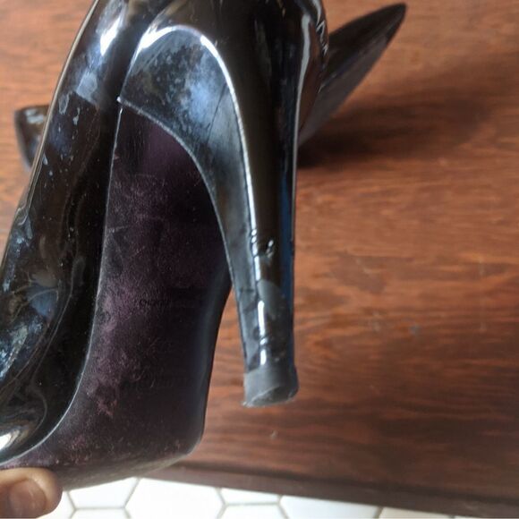 Miu Miu Black Patent Pump Heels - Picture 4 of 9